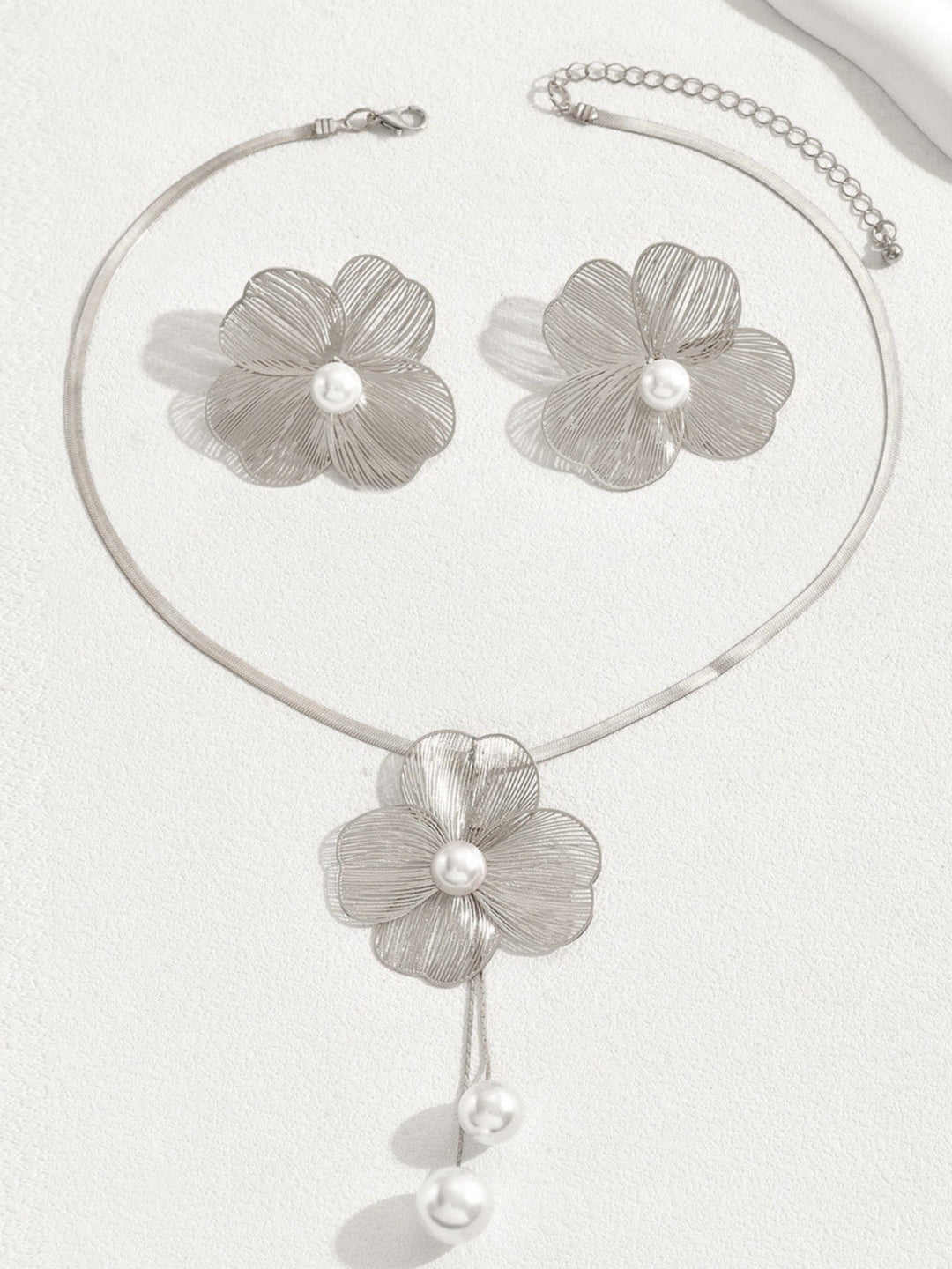 Flowers Inlaid With Pearls Necklace And Earrings Jewelry Sets