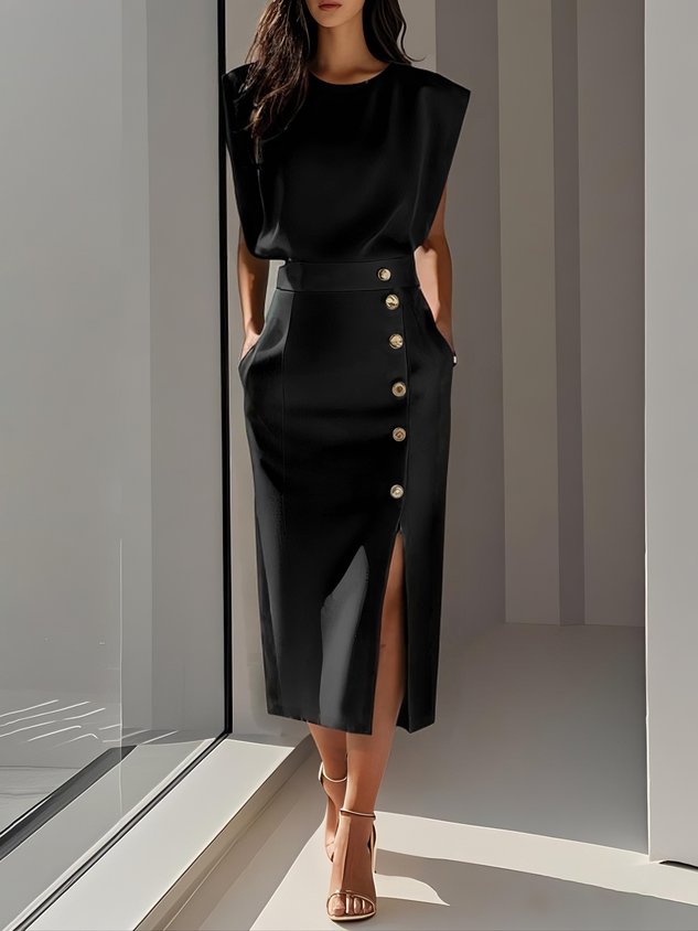Malene™ | Solid Midi Dress with Button Slit and Round Neckline