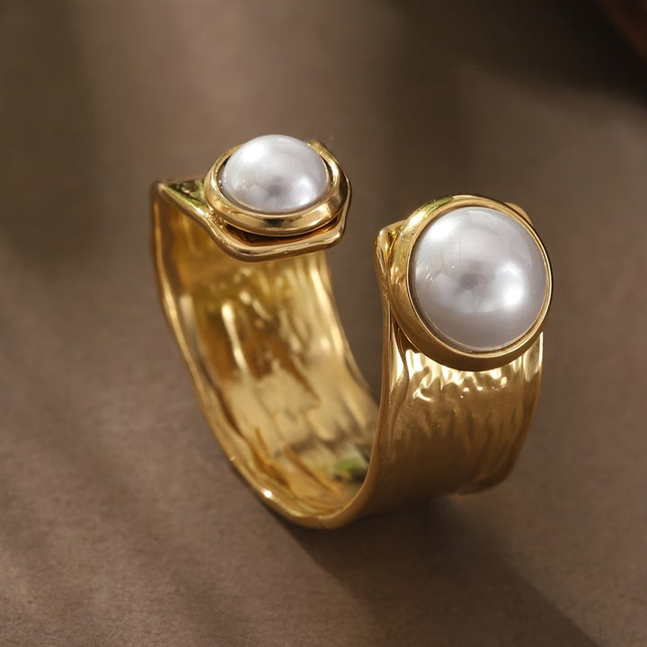 Dorothea™ | Pearl Embrace Ring