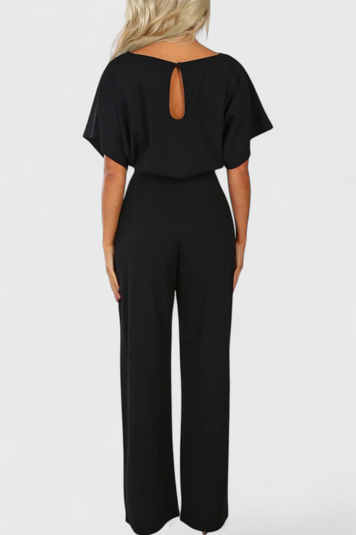 Evie Mono Chic in Fluid Silhouette
