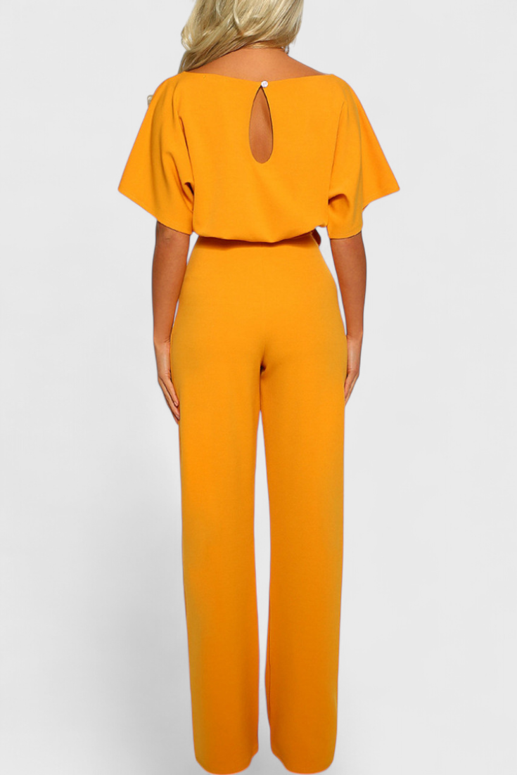 Evie Mono Chic in Fluid Silhouette