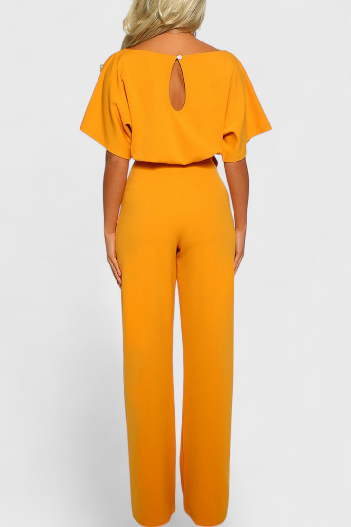 Evie Mono Chic in Fluid Silhouette