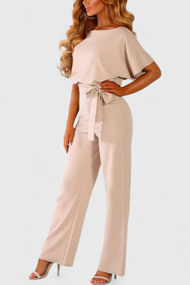 Evie Mono Chic in Fluid Silhouette