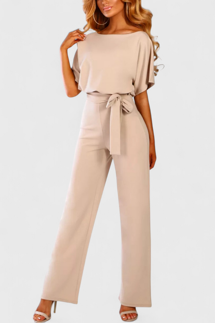 Evie Mono Chic in Fluid Silhouette