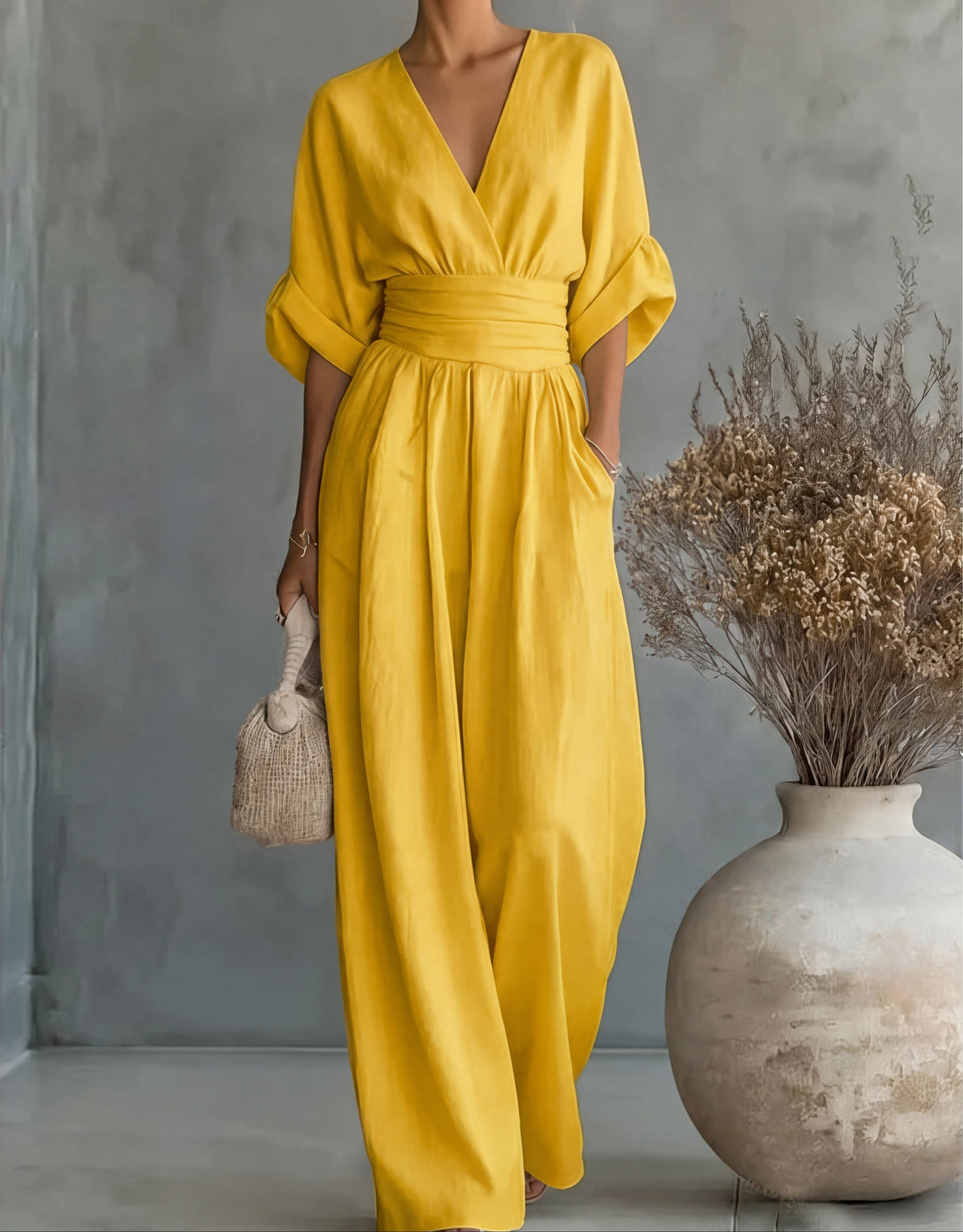 Daniela - Elegant jumpsuit with V-neck and wide leg