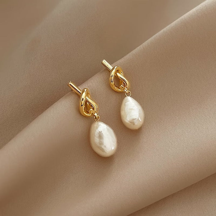 Helena™ | Knotted Pearl Elegance Earrings